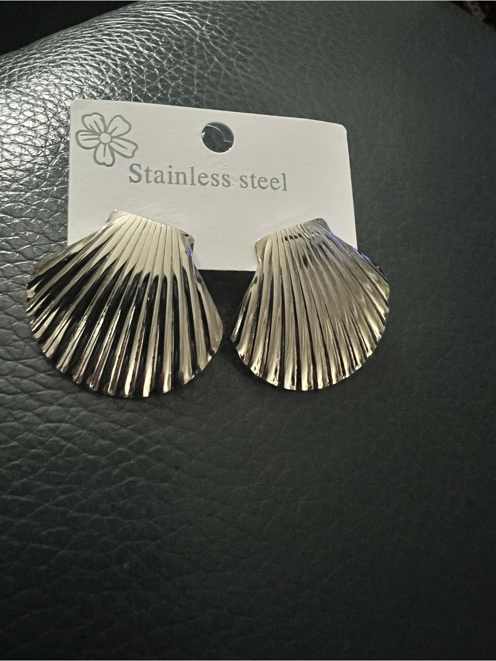 Stainless Steel Shell Fan Drop Earrings - Silver